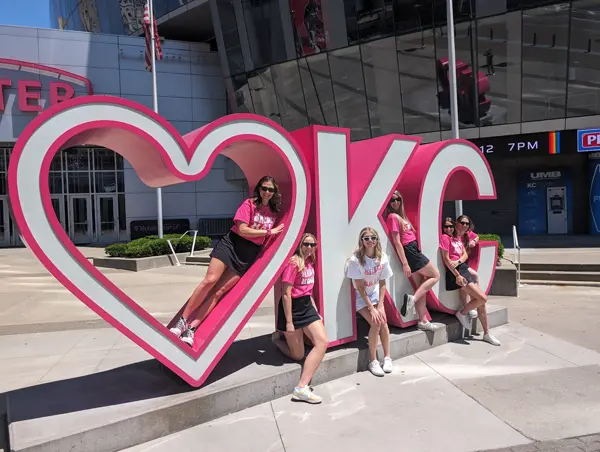Bachelorette group at the Heart KC sign