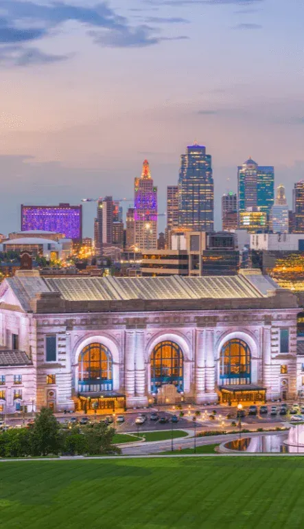 Kansas City skyline with Union Station at dusk